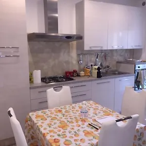 Trilocale Ristrutturato A 100 M Dalla Metro Battistini , Roma Italia
