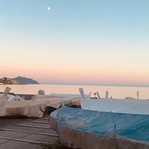 La Casa Di Amy , Genova Italia